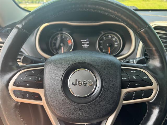 used 2018 Jeep Cherokee car, priced at $13,995