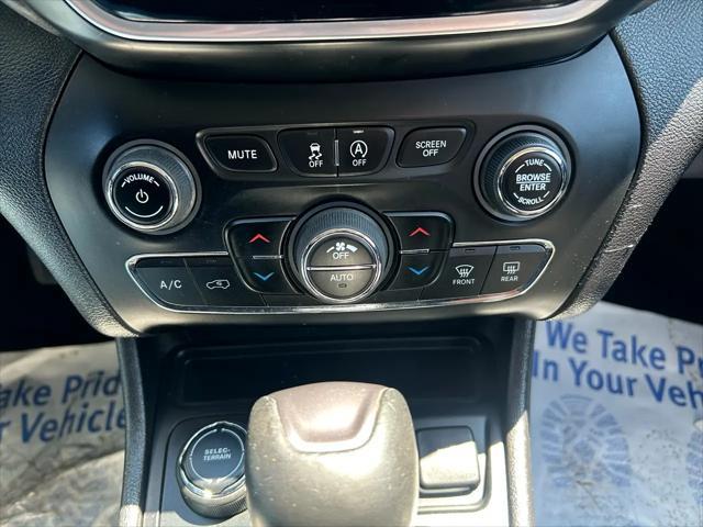 used 2020 Jeep Cherokee car, priced at $19,995