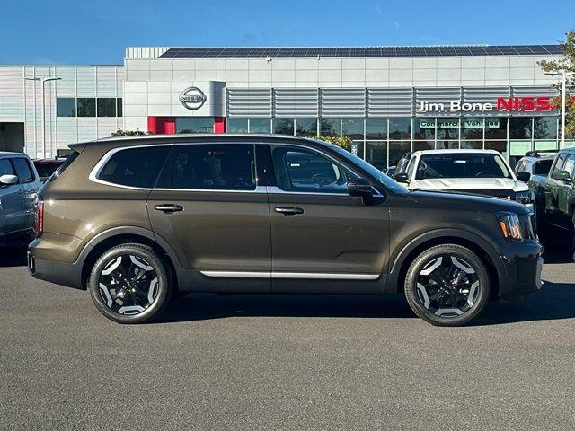 new 2025 Kia Telluride car, priced at $45,975