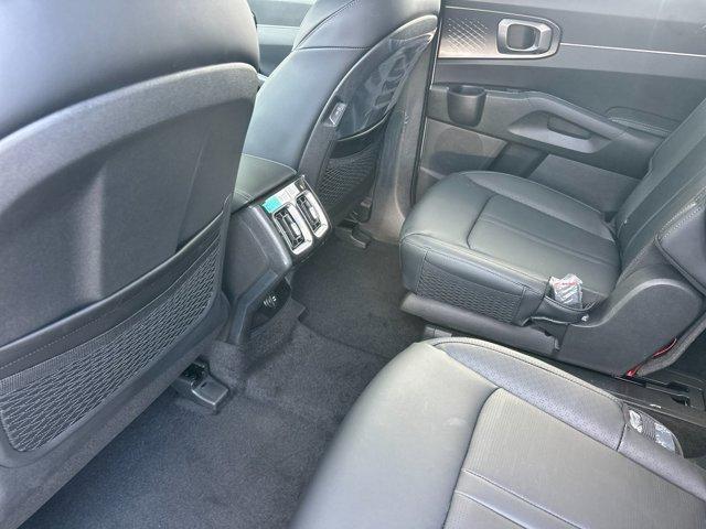 new 2025 Kia Sorento Hybrid car, priced at $42,625