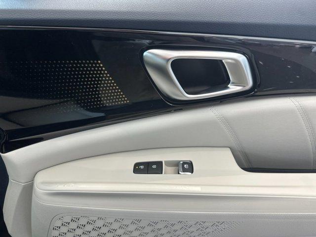 new 2026 Kia Carnival Hybrid car, priced at $55,175