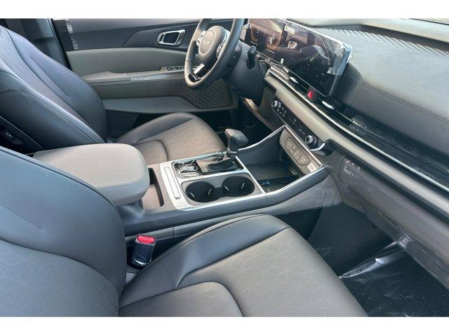 new 2025 Kia Carnival car, priced at $43,135