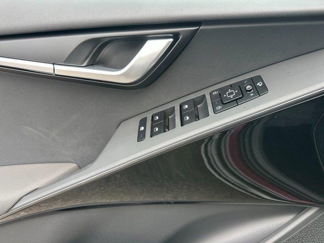 new 2025 Kia Niro car, priced at $33,735