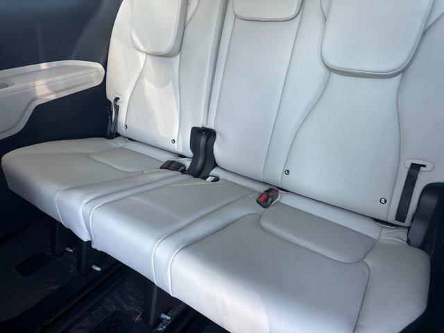 new 2026 Kia Carnival Hybrid car, priced at $45,385