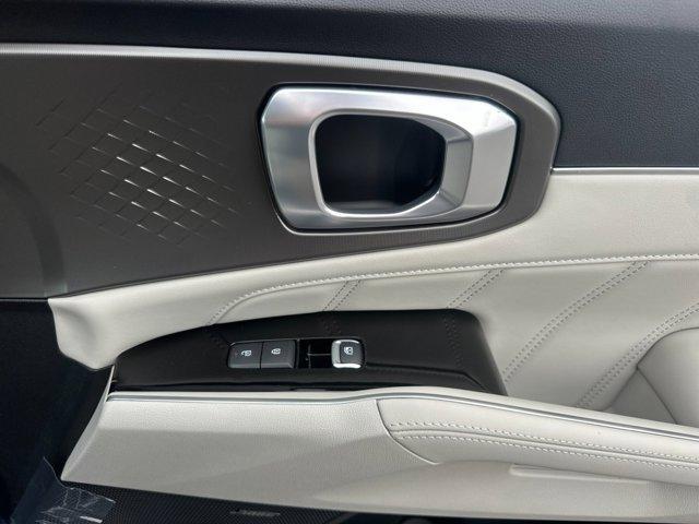 new 2025 Kia Sorento Hybrid car, priced at $49,195