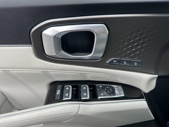 new 2025 Kia Sorento Hybrid car, priced at $49,195