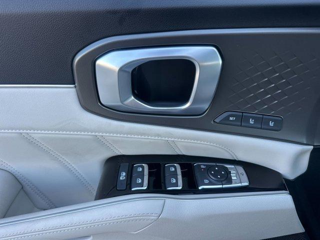 new 2025 Kia Sorento Hybrid car, priced at $48,835
