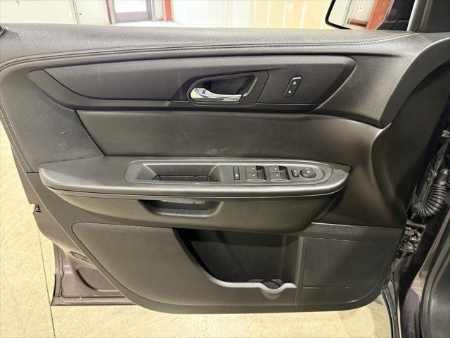 used 2015 Chevrolet Traverse car, priced at $10,995