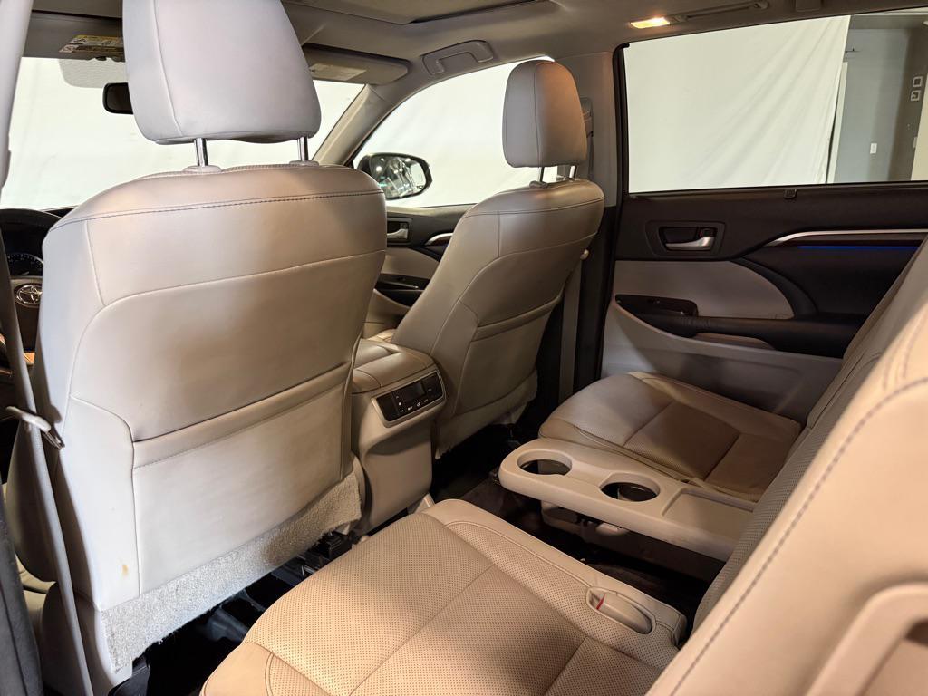 used 2016 Toyota Highlander car, priced at $12,995