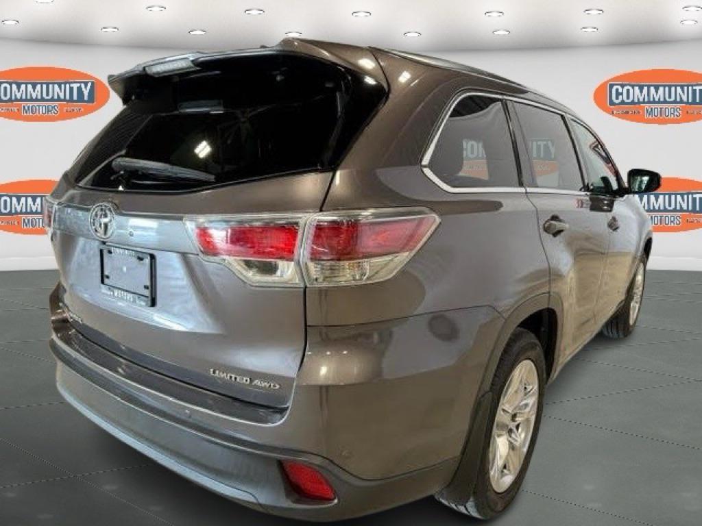 used 2016 Toyota Highlander car, priced at $12,995