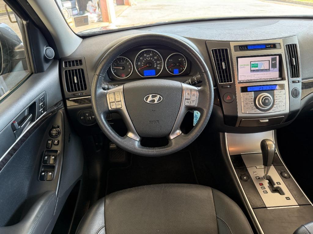 used 2010 Hyundai Veracruz car, priced at $12,995