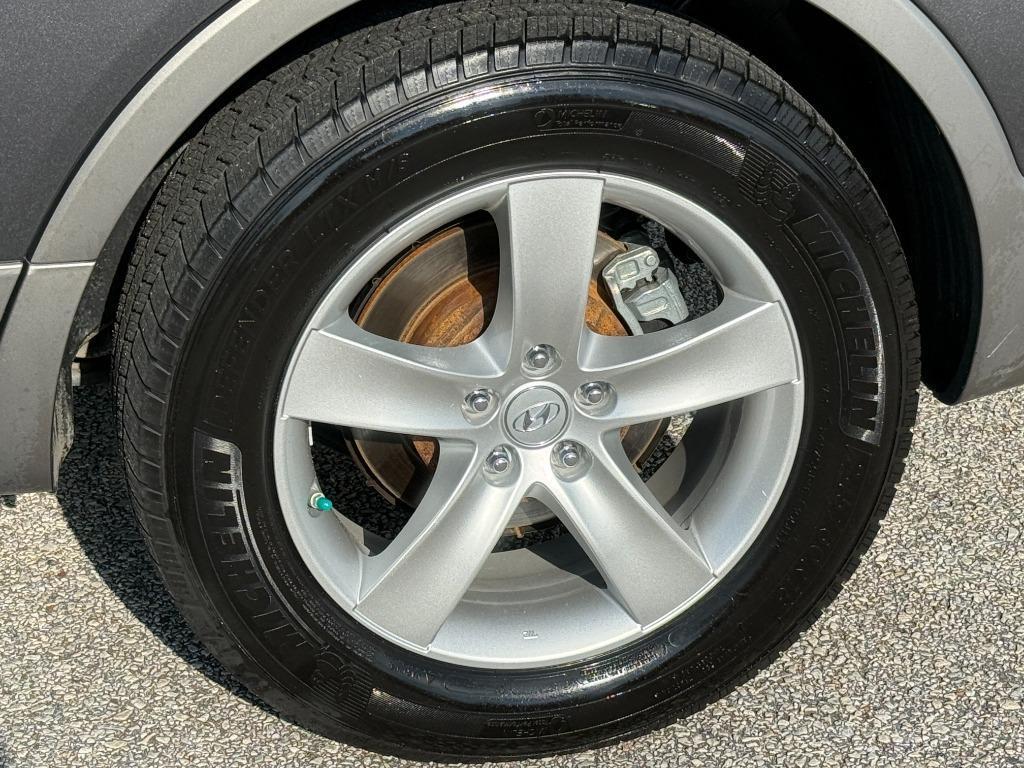 used 2010 Hyundai Veracruz car, priced at $12,995