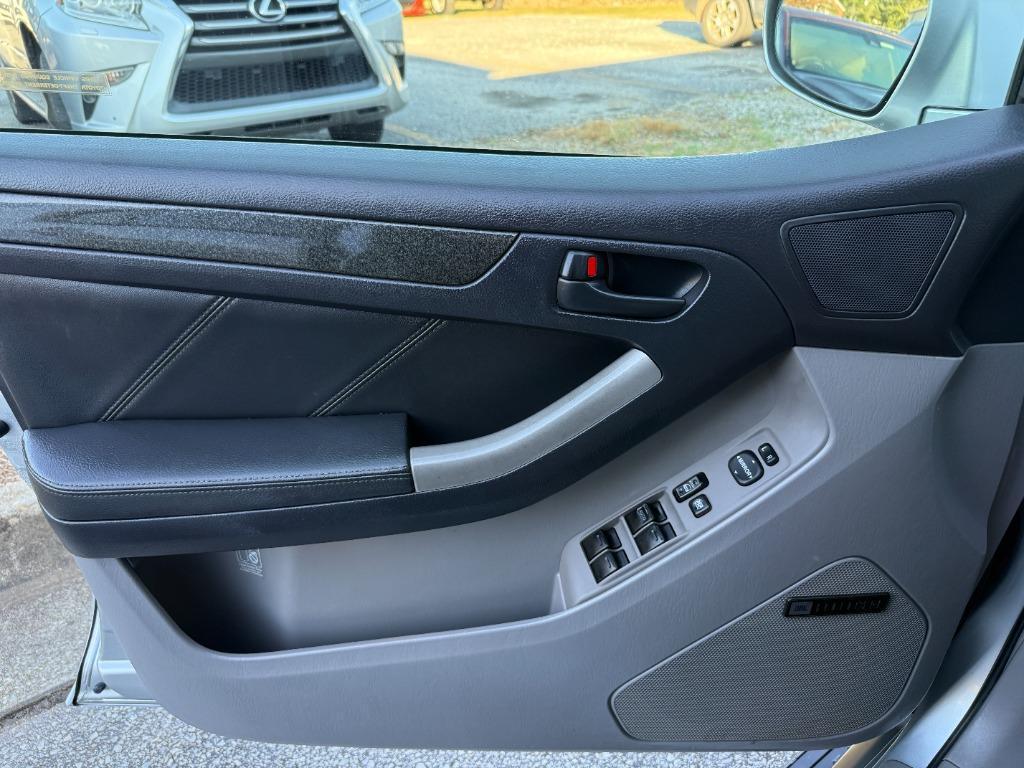 used 2005 Toyota 4Runner car, priced at $12,995