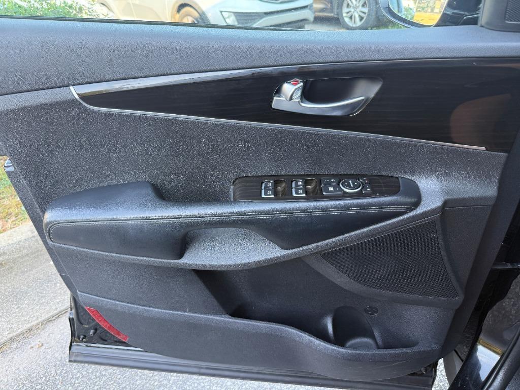 used 2020 Kia Sorento car, priced at $15,995