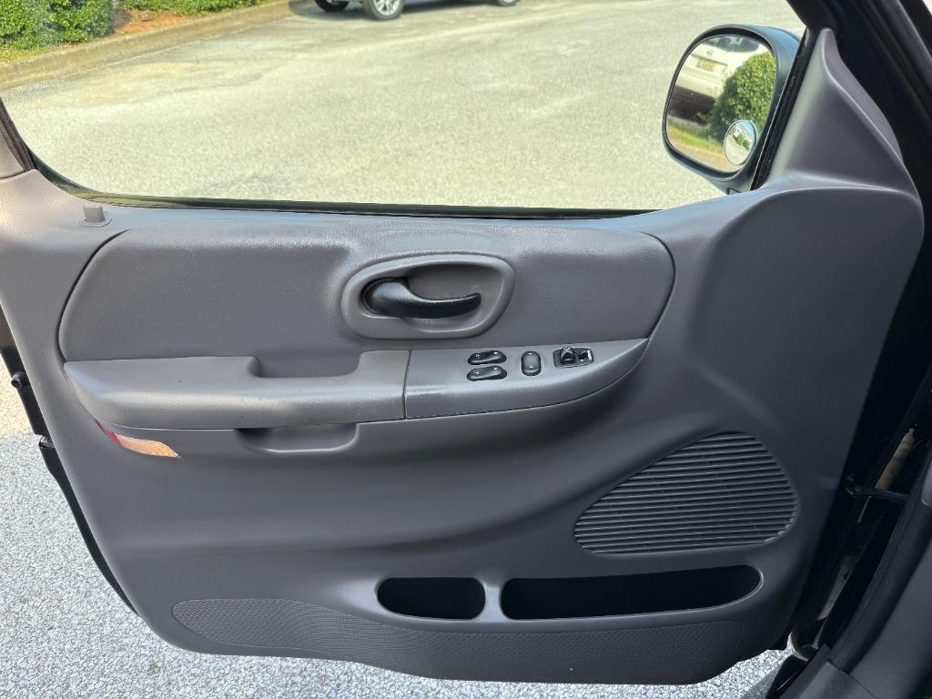 used 2001 Ford F-150 car, priced at $9,995