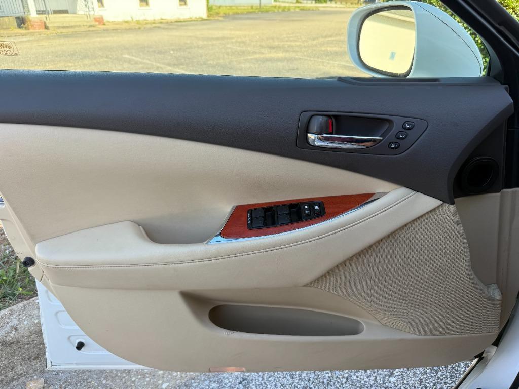used 2011 Lexus ES 350 car, priced at $11,995