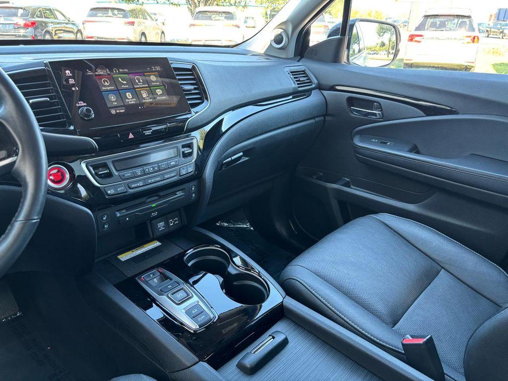 used 2022 Honda Pilot car, priced at $26,900
