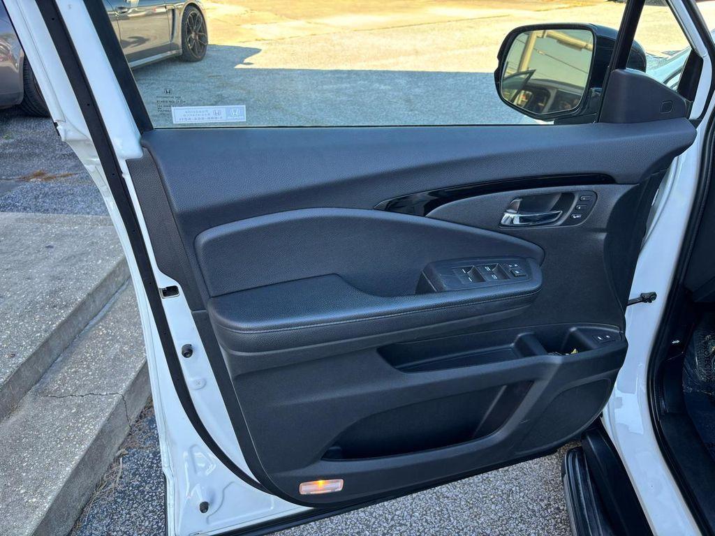 used 2022 Honda Pilot car, priced at $26,900