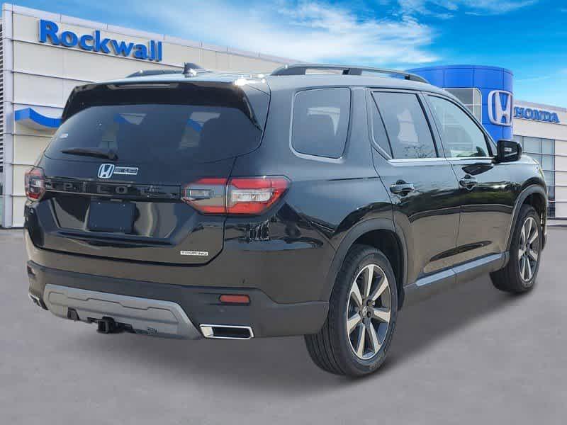 new 2025 Honda Pilot car, priced at $49,085