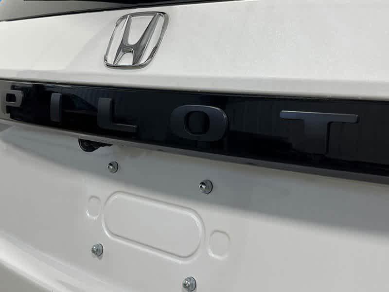 new 2025 Honda Pilot car, priced at $44,650