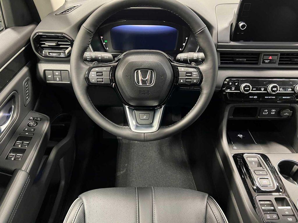 new 2025 Honda Pilot car, priced at $50,222