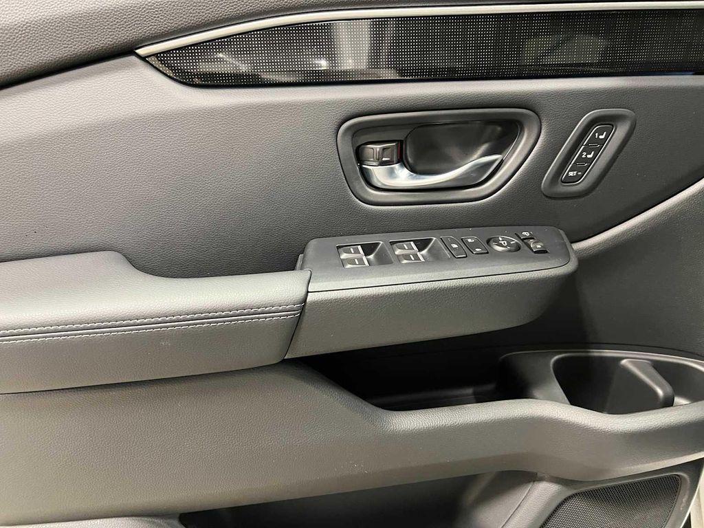 new 2025 Honda Pilot car, priced at $50,222
