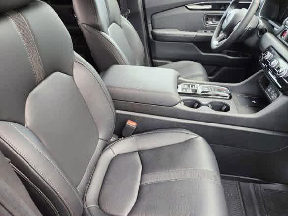 new 2025 Honda Pilot car, priced at $45,719