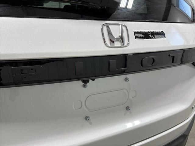 new 2025 Honda Pilot car, priced at $53,985