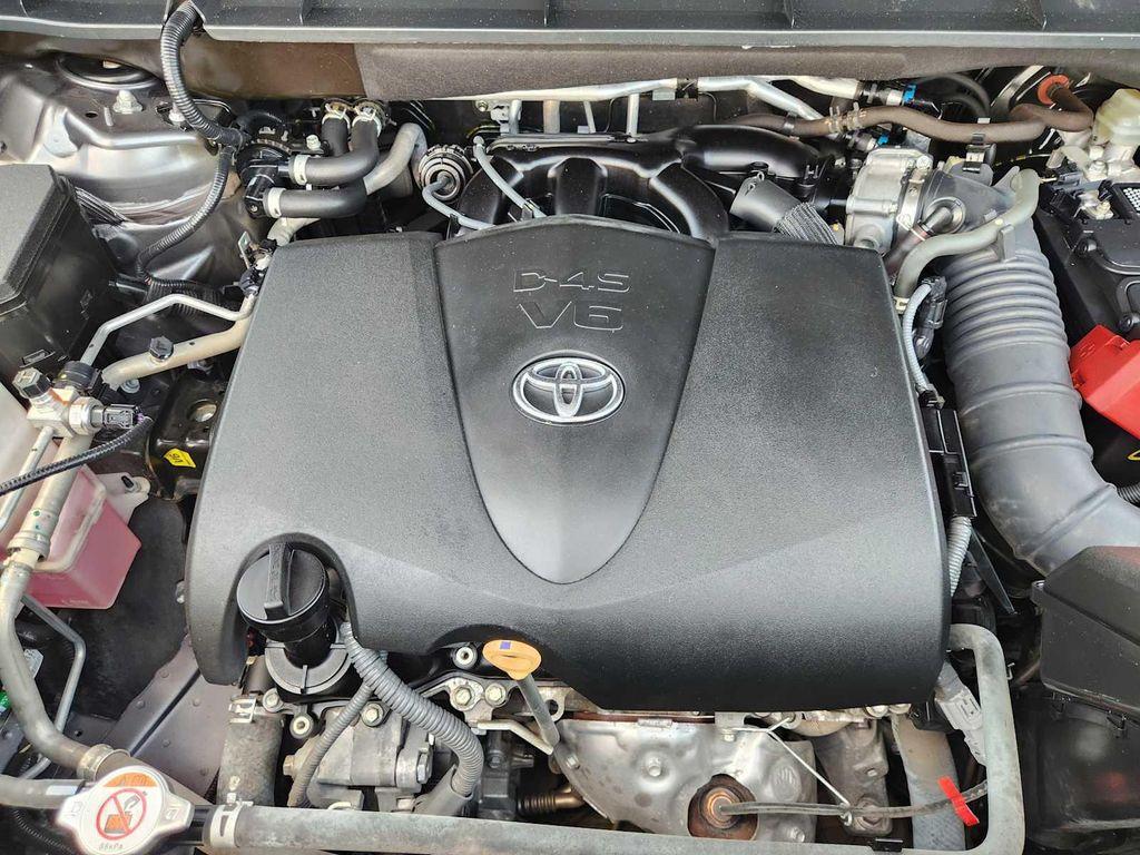 used 2021 Toyota Highlander car, priced at $31,716