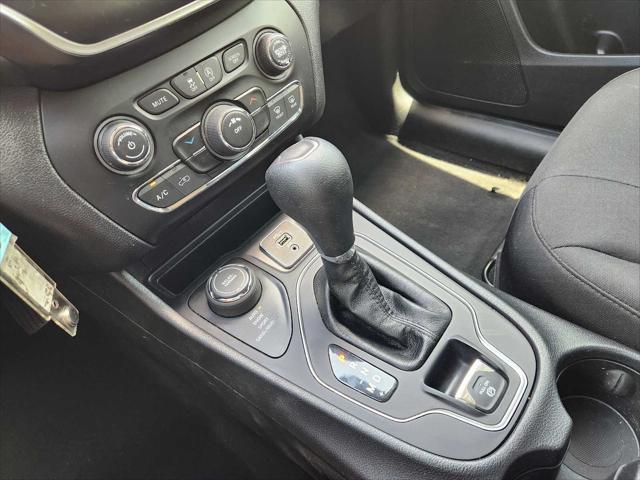 used 2020 Jeep Cherokee car, priced at $15,939