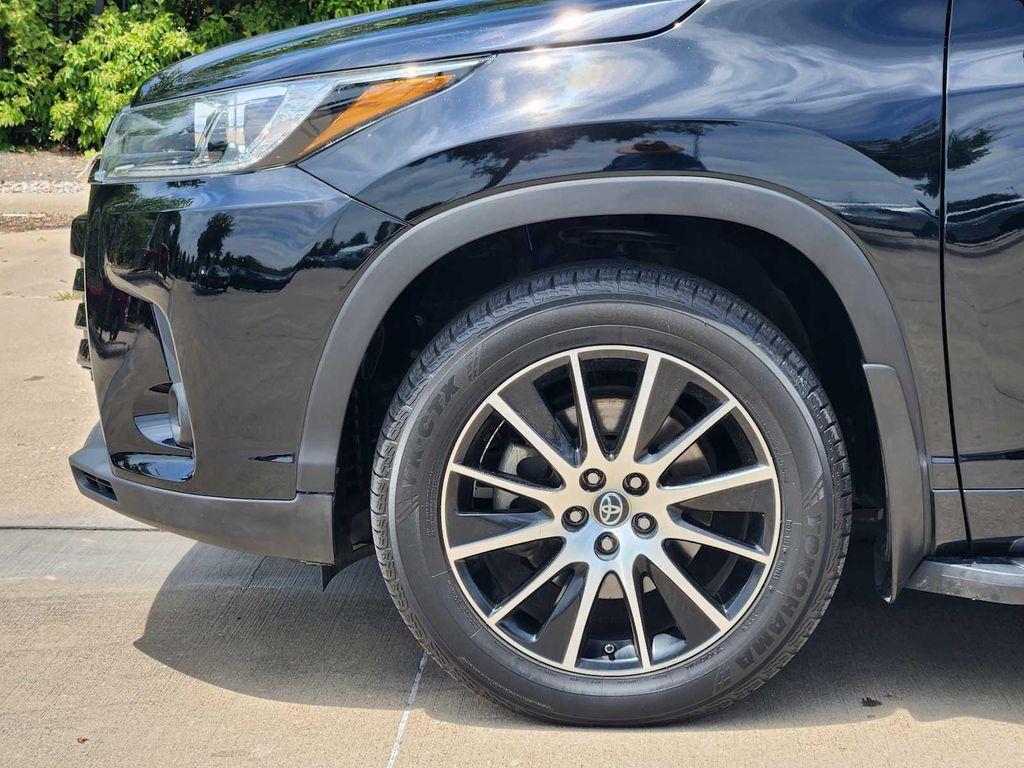 used 2018 Toyota Highlander car, priced at $19,488