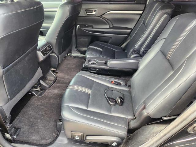 used 2018 Toyota Highlander car, priced at $22,936