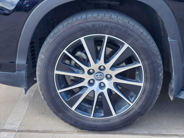used 2018 Toyota Highlander car, priced at $22,936