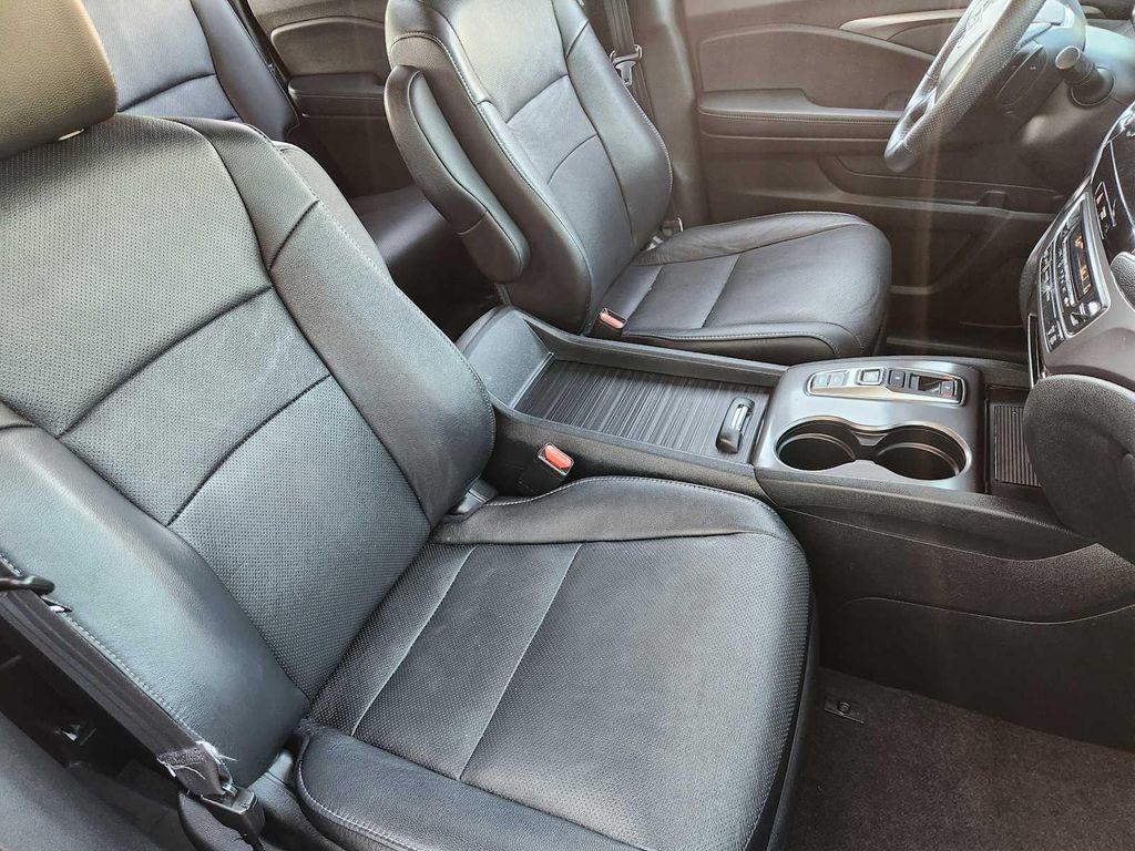 used 2023 Honda Passport car, priced at $33,306