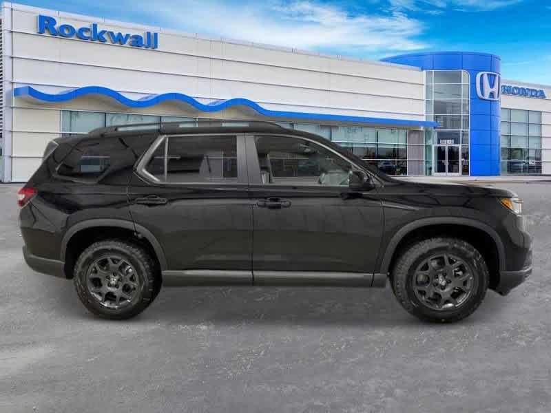 new 2025 Honda Pilot car, priced at $47,832