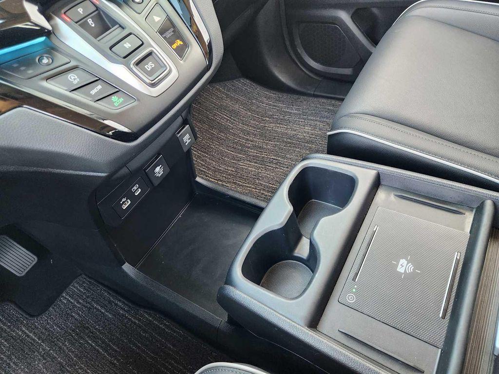 used 2025 Honda Odyssey car, priced at $41,977