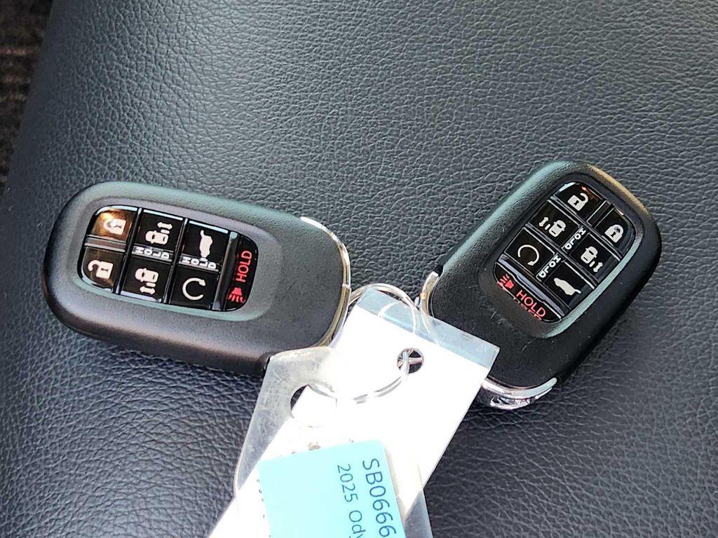 used 2025 Honda Odyssey car, priced at $41,977