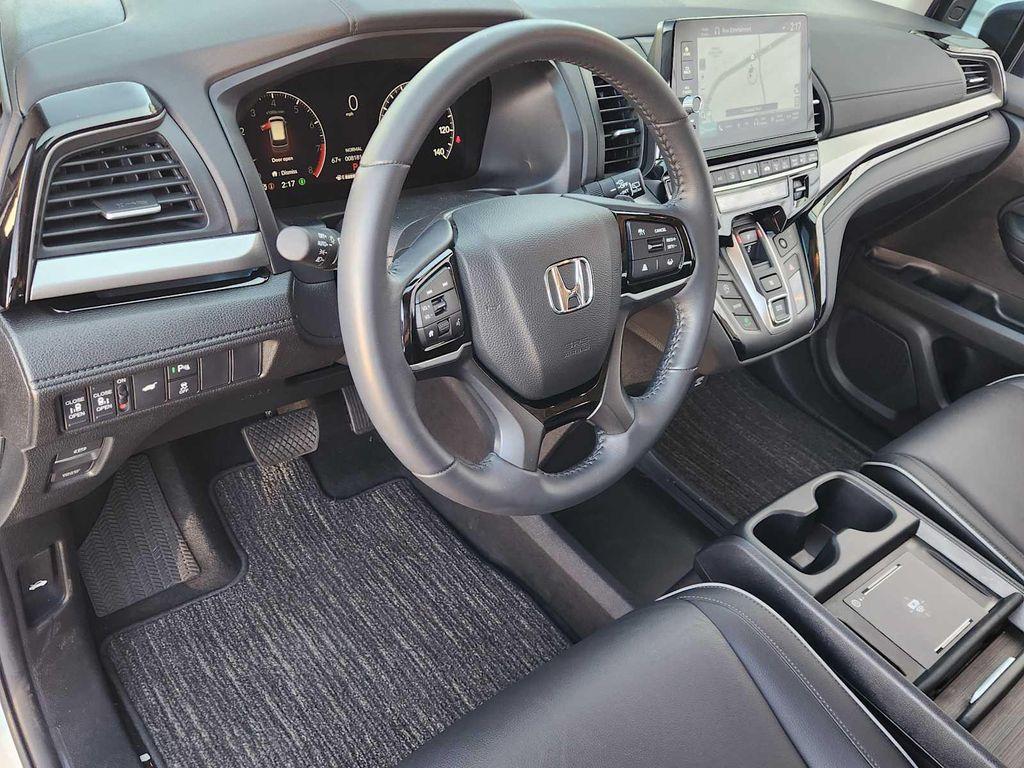 used 2025 Honda Odyssey car, priced at $41,977