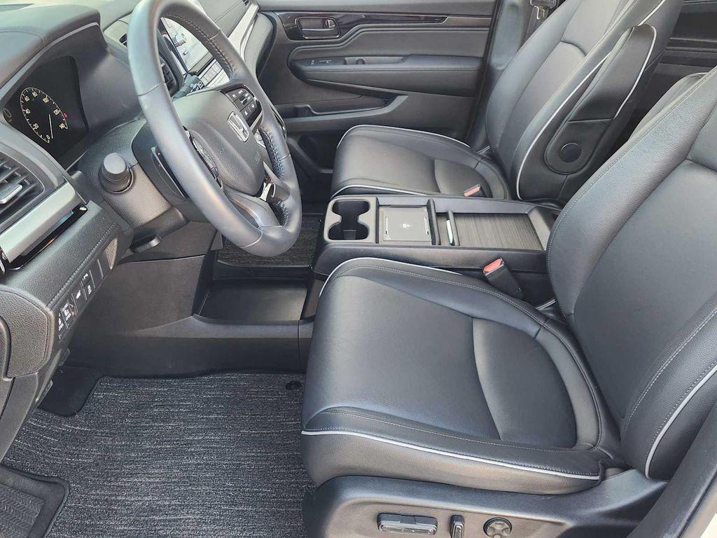 used 2025 Honda Odyssey car, priced at $41,977