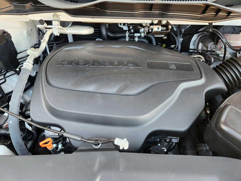 used 2025 Honda Odyssey car, priced at $41,977