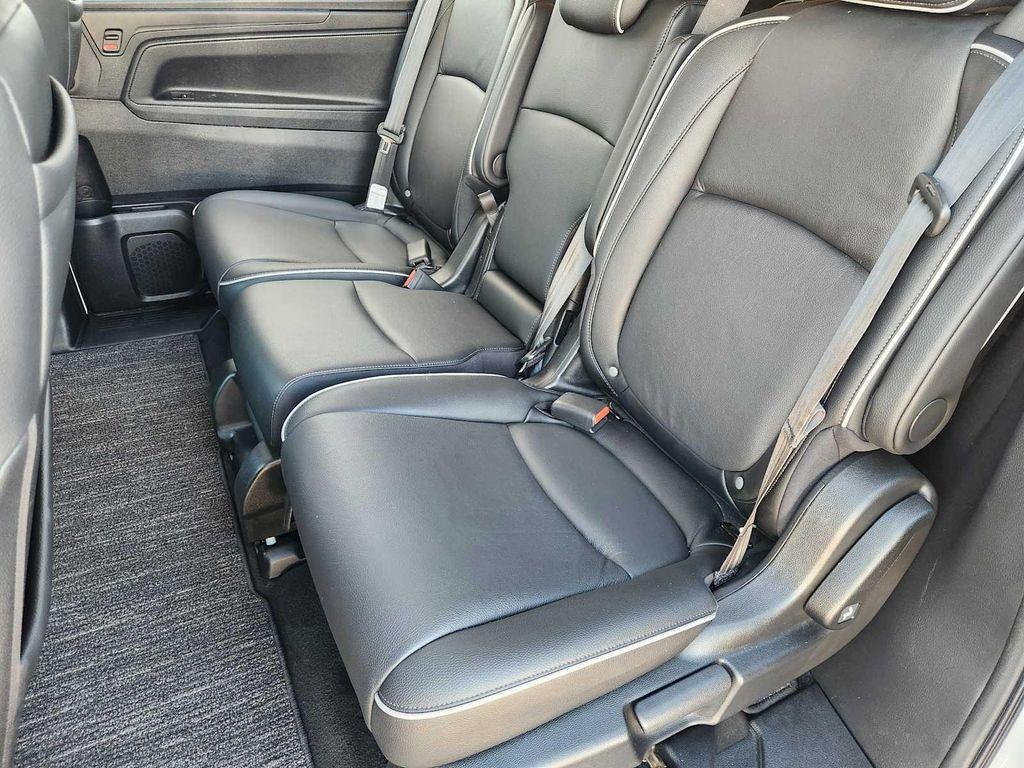 used 2025 Honda Odyssey car, priced at $41,977