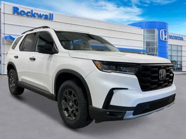 new 2025 Honda Pilot car, priced at $50,450