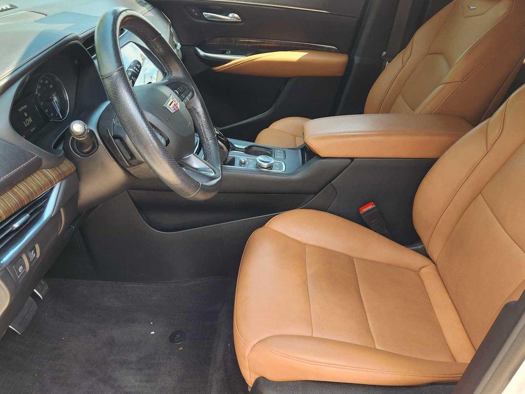 used 2021 Cadillac XT4 car, priced at $22,017