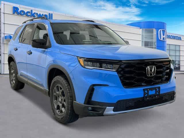 new 2025 Honda Pilot car, priced at $50,450