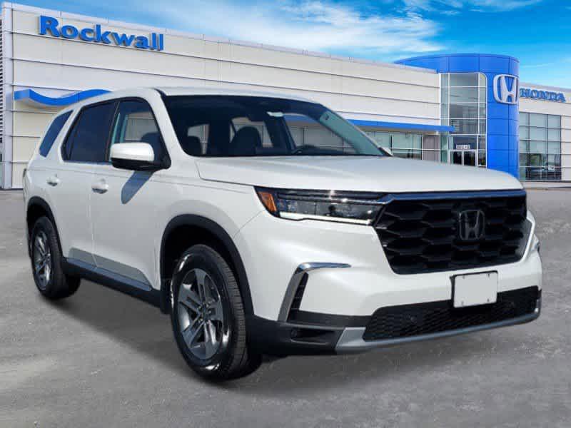 new 2025 Honda Pilot car, priced at $41,825