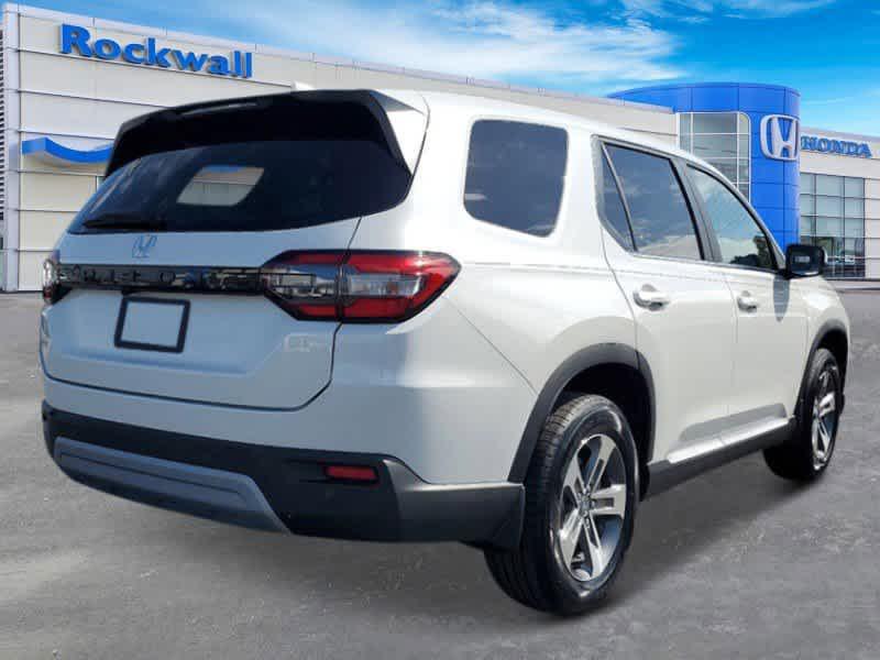 new 2025 Honda Pilot car, priced at $41,825