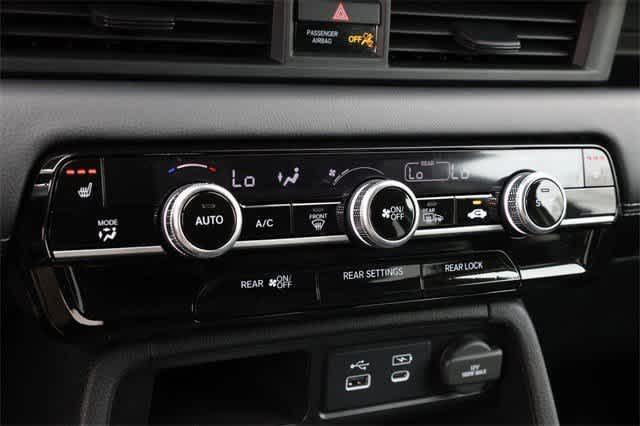 new 2025 Honda Pilot car, priced at $41,825