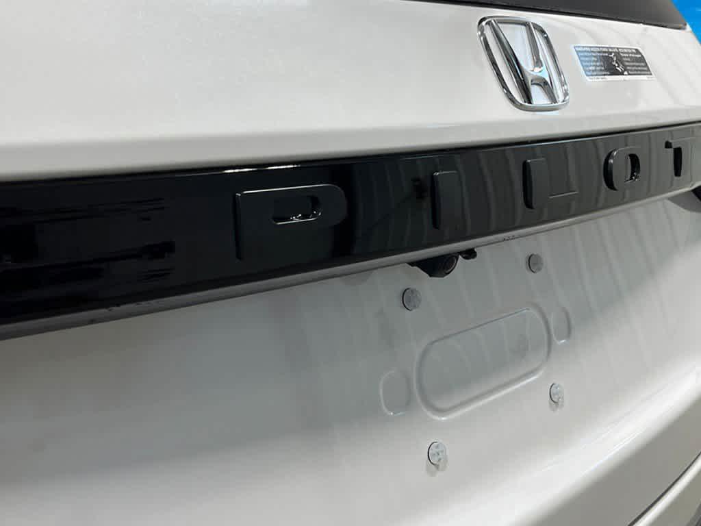 new 2025 Honda Pilot car, priced at $49,121