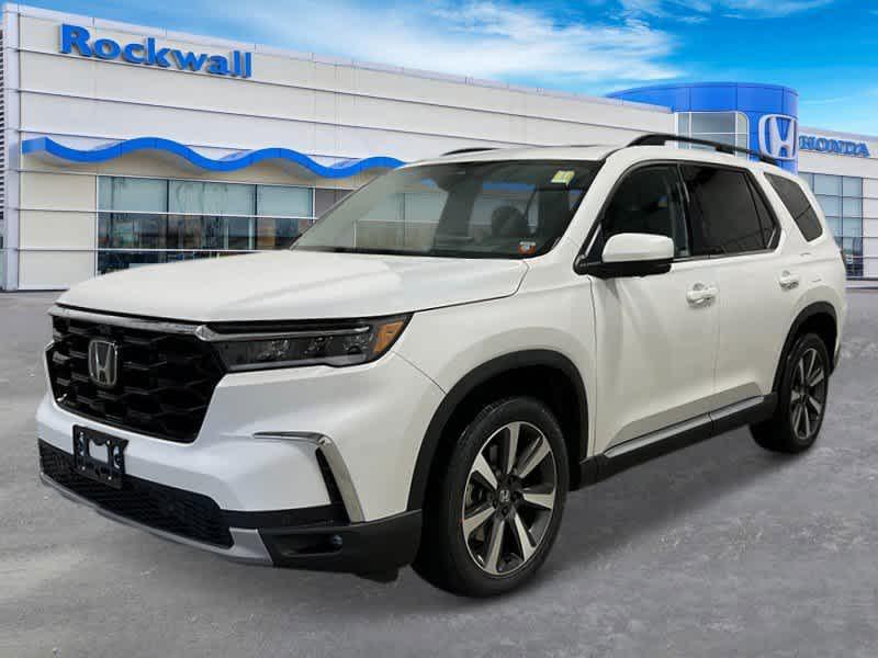 new 2025 Honda Pilot car, priced at $54,715