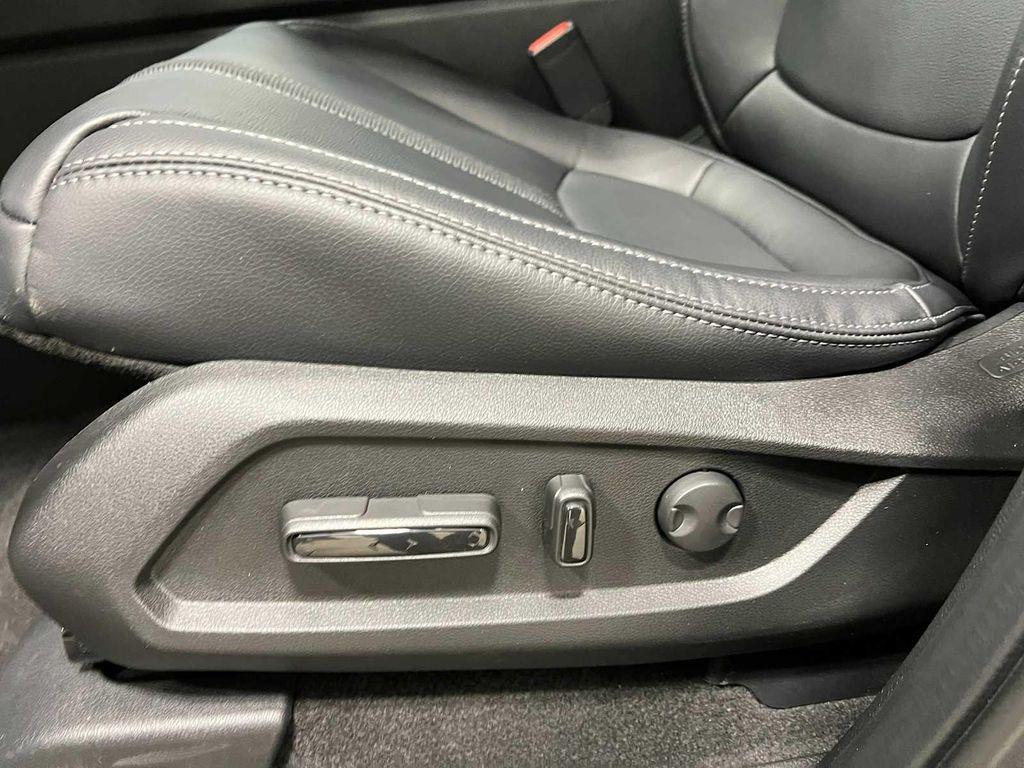 new 2025 Honda Pilot car, priced at $44,342